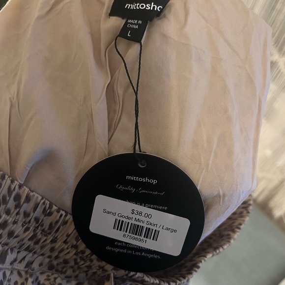 Mini Elastic Waist Pleated Skirt - Picture 4 of 4